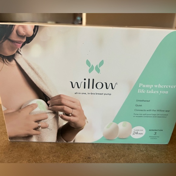 Willow In-Bra Breast Pump - White and Mint - Picture 1 of 3